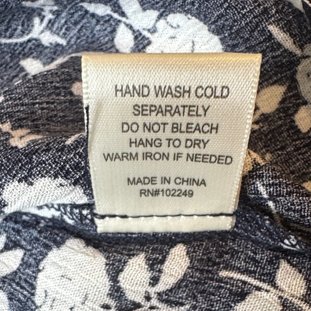 Skies Are Blue Strappy Floral Print Women's Cami Tank Top Navy White Size Medium - Picture 10 of 12